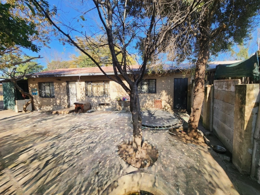 2 Bedroom Property for Sale in Oos Einde North West